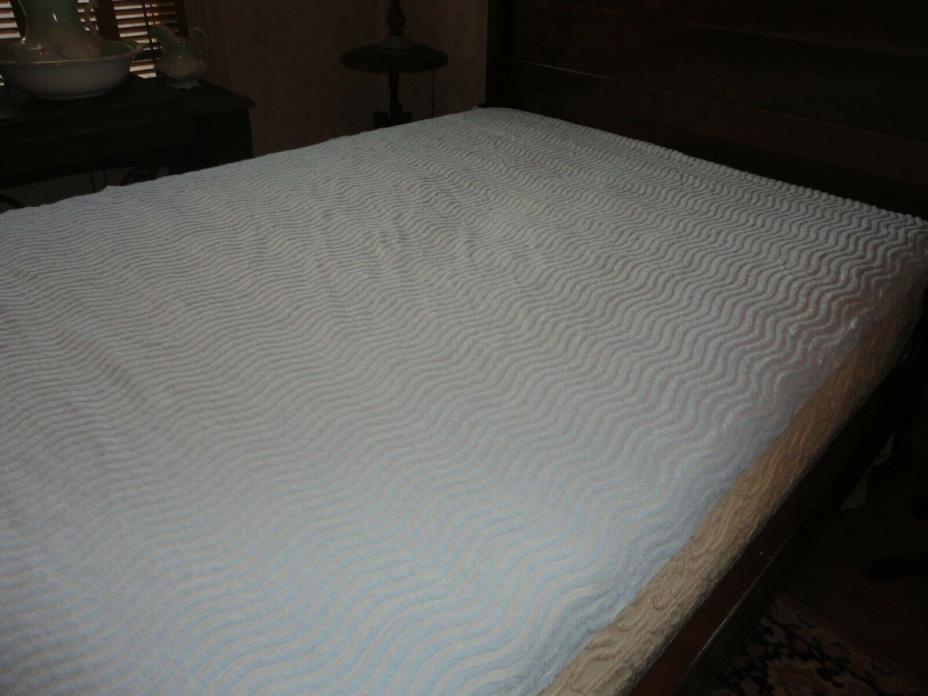 VINTAGE CHENILLE BEDSPREAD~Coverlet Blue-Twin Size 57 x 92 Crafting Cutter