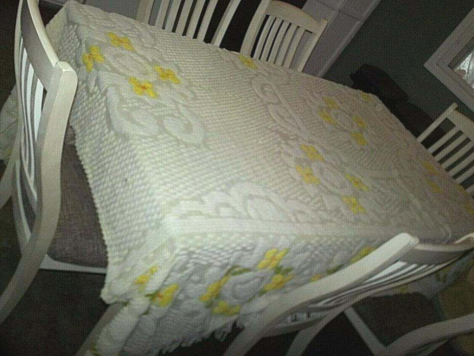 vtg Chenille 70s full queen Bedspread Coverlet MOD yellow Fringed Poly Cotton