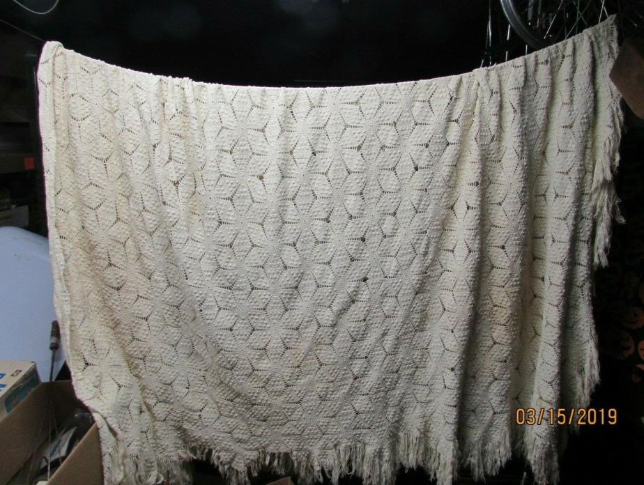 LARGE ANTIQUE HAND CROCHETED BED SPREAD DIAMOND STAR PATTERN 100X80 INCHES