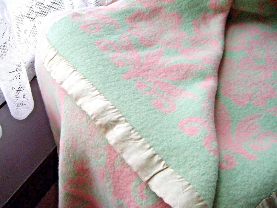 Vintage Reversible  BLANKET  Pink &  green  Floral,Cabin,Camp 76x68