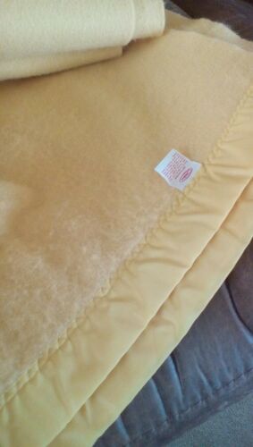 Vintage yellow Chatham Twin Size 100% Acrylic fiberwoven blanket