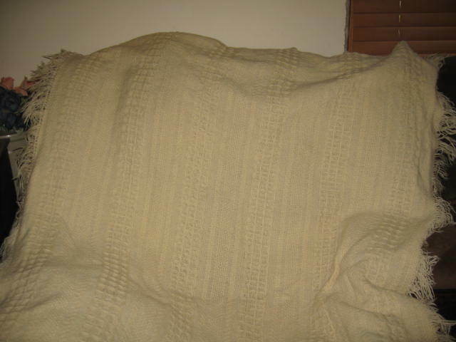 Vintage PENDLETON Ivory Texture Weave Wool Blanket Fringed  Throw 48