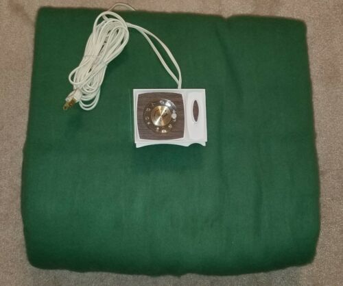 Never Used 1970's Vintage Monsanto Montgomery Ward Green Electric Blanket 80x84