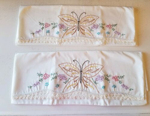Vintage Pair Of Embroidery Pillowcases  Beautiful Butterfly Design
