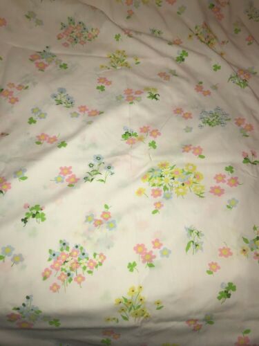 Vintage Full Double Floral Colorful Bed Sheet Bedding Linens Flowers Daisies