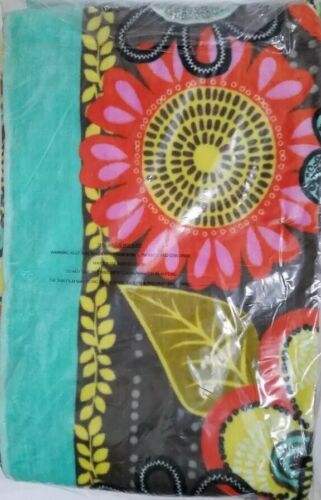 NWT VERA BRADLEY FLOWER SHOWER BEACH Resort POOL LARGE TOWEL 33