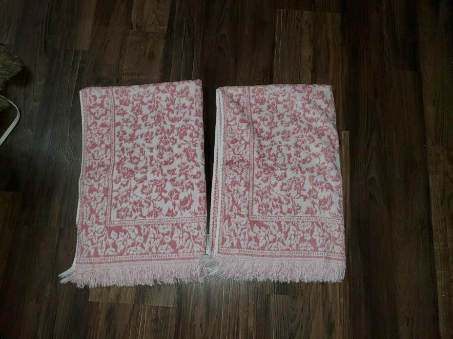 Vintage Cannon Pink & White Vine Fringed Bath Towels Set Of 2