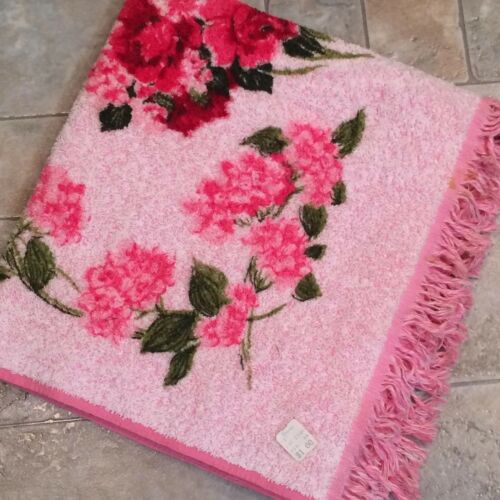 Vintage JC Penney Pink Floral Bath Towel Kitsch Cotton NOS Fashion Manor