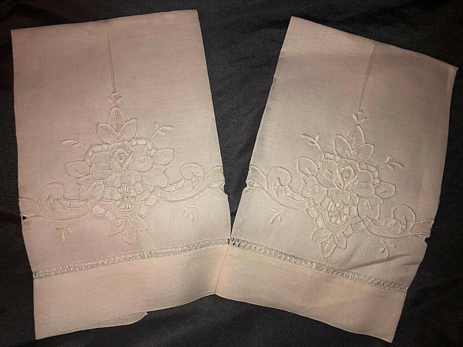 Vintage Shabby NWOT Chic White Linen Embroidered Hand Towels ~ Set of 2 Unused