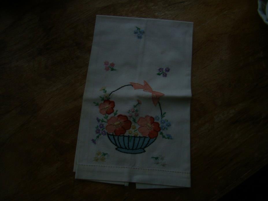 VINTAGE LINEN TEA TOWELS ~ EMBROIDERY & APPLIQUE FLOWER BASKET DESIGN ~13