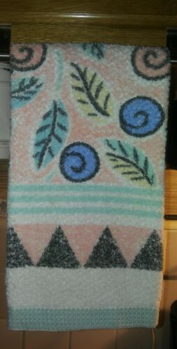 VINTAGE CANNON HAND TOWEL W NATIVE AMERICAN FEEL BEAUTIFUL COLORS  100% COTTON