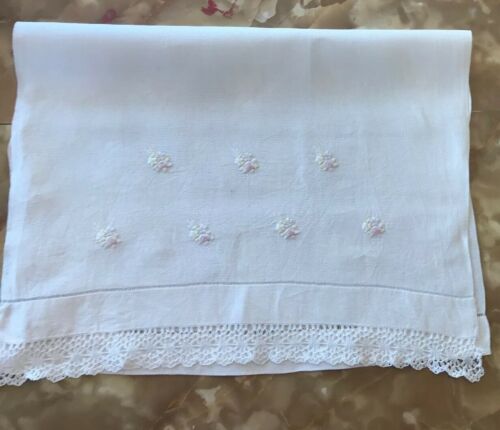 Vintage Embroidered Hand Towel, White, Floral, Lace Trim, Farmhouse,  21 x 33