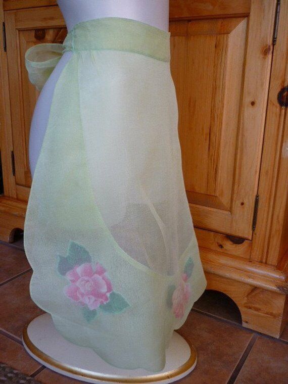 Minty Mint Green 1950s Sheer Organdie Apron with Cabbage Rose Appliques Scallops