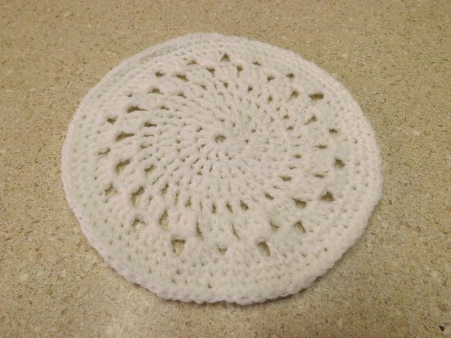 VINTAGE HAND MADE CROCHET POT HOLDERS - HOT PADS - ROUND WHITE 6 1/2