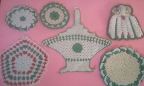 8 Vintage Hand Crocheted Potholders Nice Condition