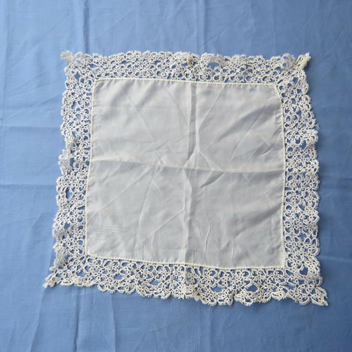 Vintage Hand Tatted Tatting Lace Handkerchief in 14