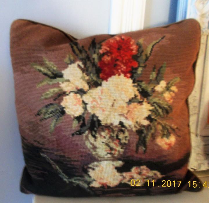 VINTAGE VICTORIAN STYLE NEEDLEPOINT PILLOW VASE OVERFLOWING WITH FLOWERS