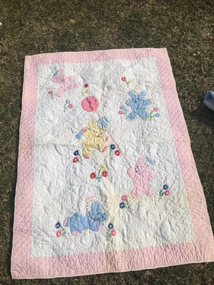 Antique hand stitched Crib sz quilt teddy bears balloons 1940 s?