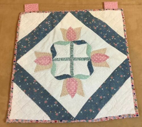 Appliqué Quilt Wall Hanging, Flowers, Tulips, White, Pink, Beige, Blue, Green