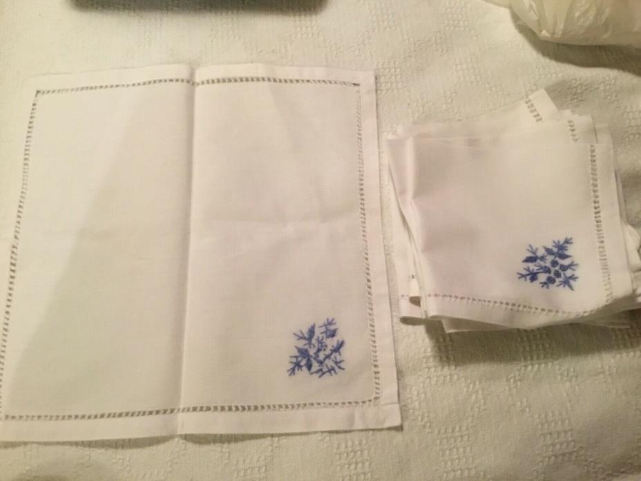 Elegant  Hand Embroidered Napkins Handkerchiefs Scarf Linens Set of 8 12x12”