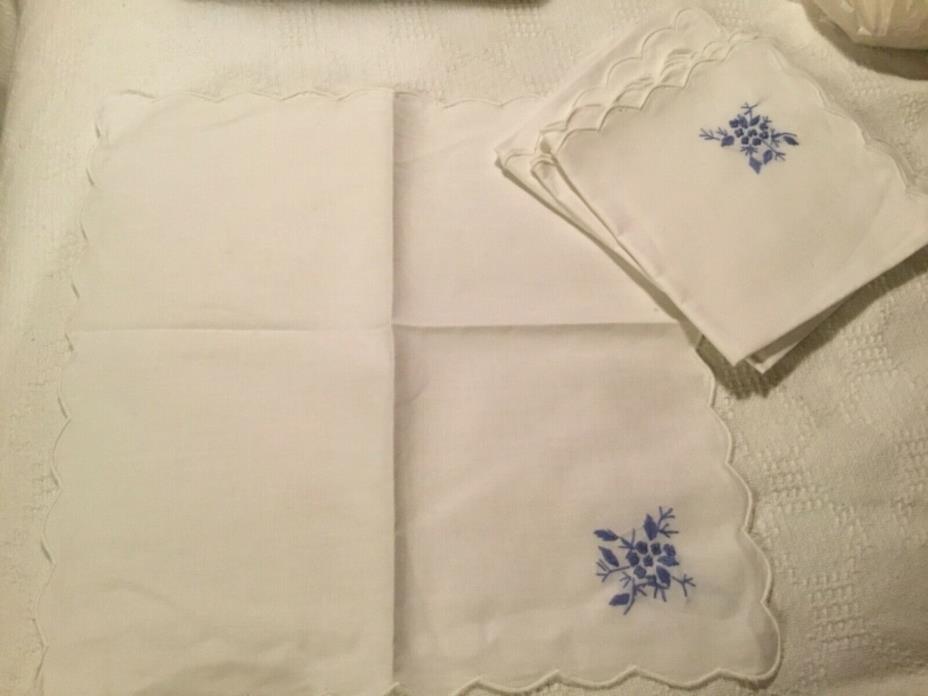 Elegant  Hand Embroidered Napkins Handkerchiefs Scarf Linens Set of 4 13 x13”