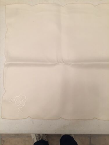 Vintage 6 Off-White Fabric Napkins, 17 X 17”