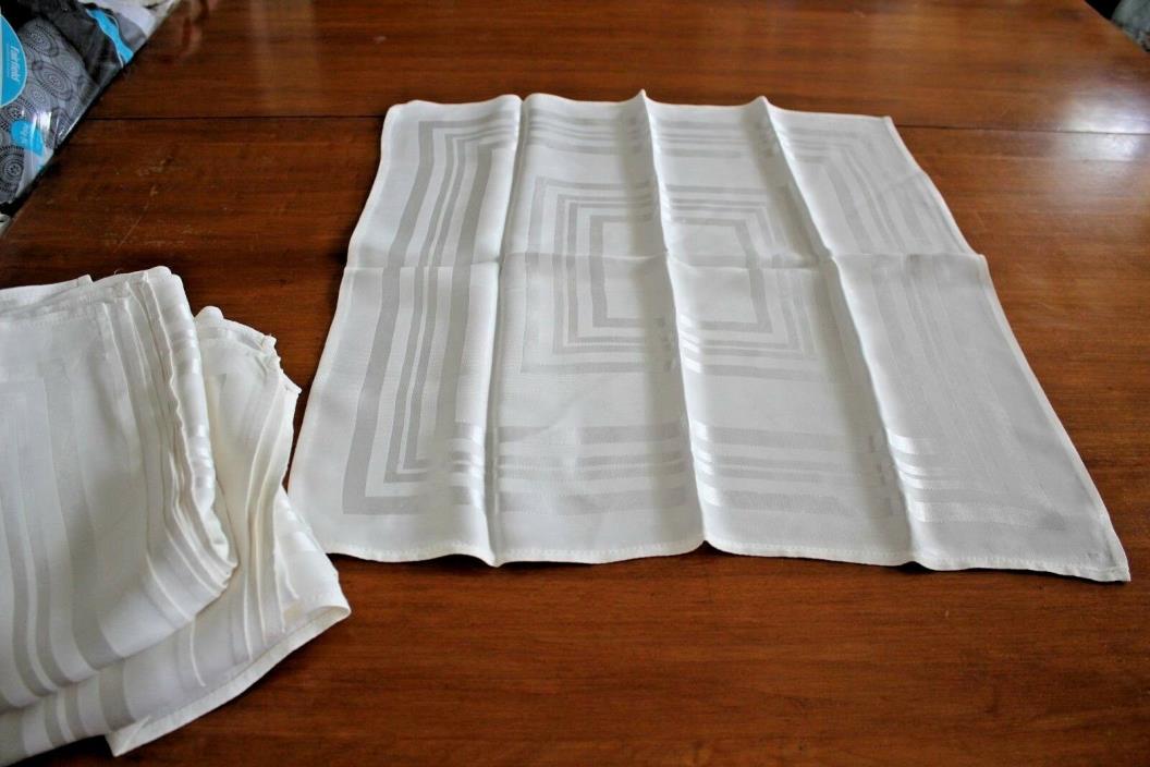 A Dozen Plus One Vintage Ivory Cotton/Rayon Damask 19 inch Dinner Napkins NMint
