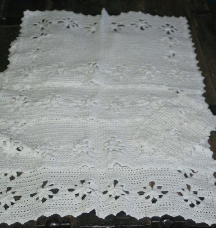 Set of 4 Vintage Crochet Doily White Placemats 15