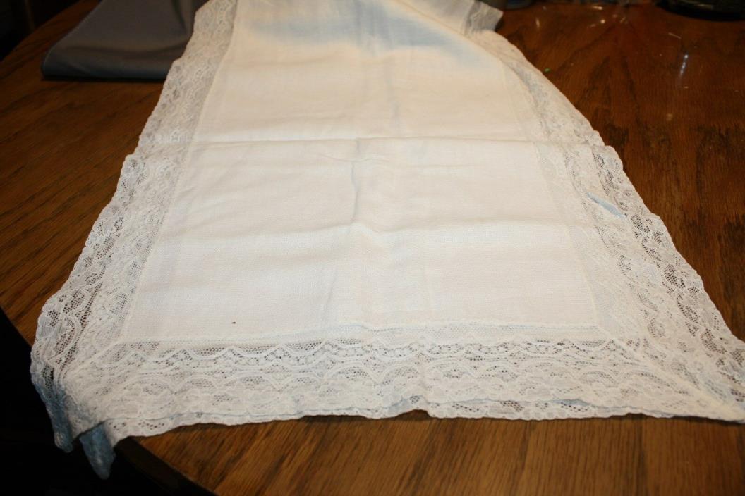 Vintage Dresser Scarf with Lace