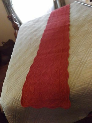 QUILTED TABLE RUNNER BUFFET SCARF MUTED BERRY RED SCALLOPED EDGE 70X12