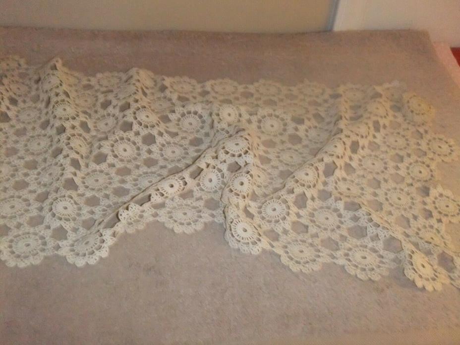 Vintage Table Top/Table Runner Beige Crochet Flower Pattern  #49TR