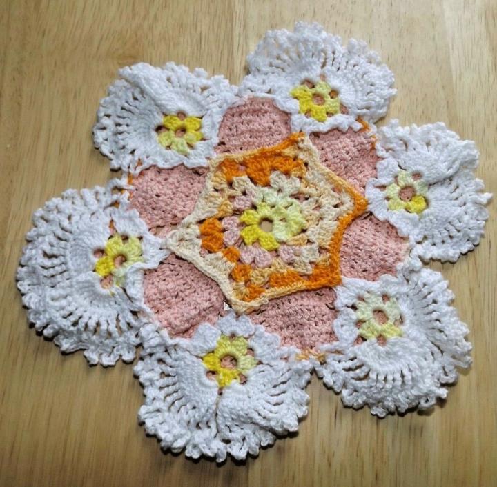 Vtg Round Peach Yellow Hot Pad Crocheted Crochet Doily 7