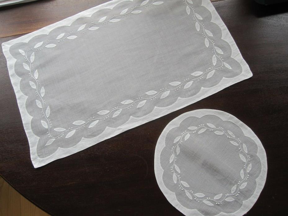 2 PC FINEST QUALITY VINTAGE MADEIRA SHADOW APPLIQUE WHITE ORGANDY DOILY & RUNNER