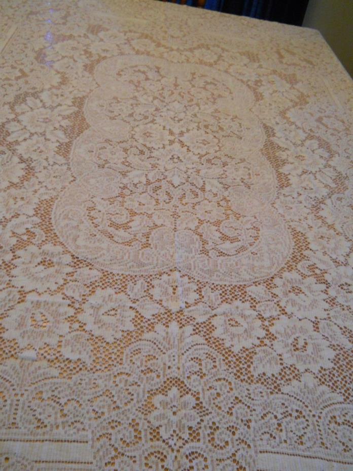 Vintage Quaker Lace Tablecloth 58” x 84”  EUC