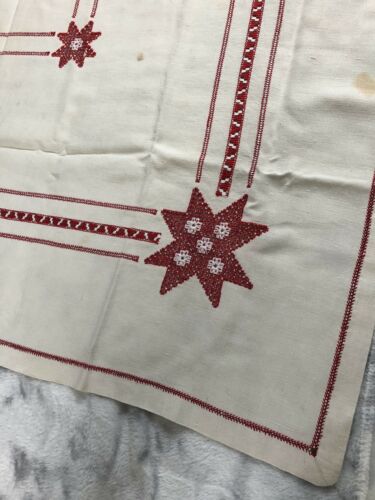 Vintage Crochet Linen Tablecloth 48 x 50 &  6 Napkins White Red Stars Snowflake