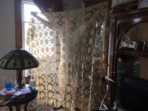 Vintage Hand Crochet Table Cloth Cover Or Bedcover Approx 7 1/2 FT X 8 FT