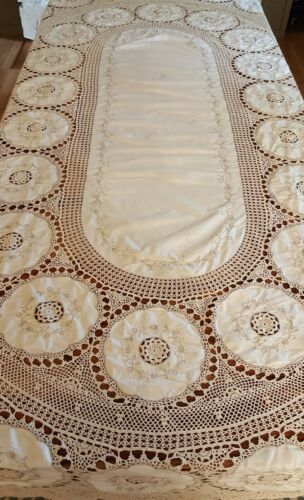 Antique French Farmhouse Linen and Lace Oval Table Cloth 102