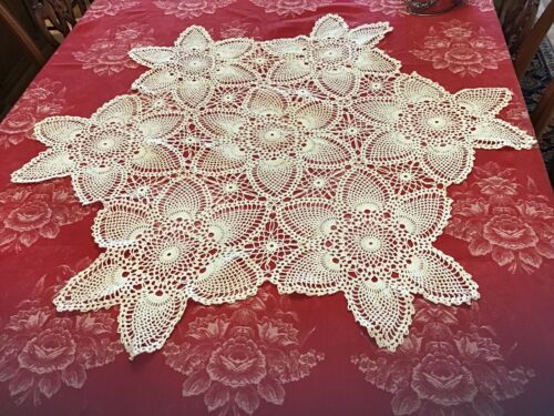 Vintage Hand Crochet Lace Tablecloth Round Table Cloth Doily Floral Pattern 38”