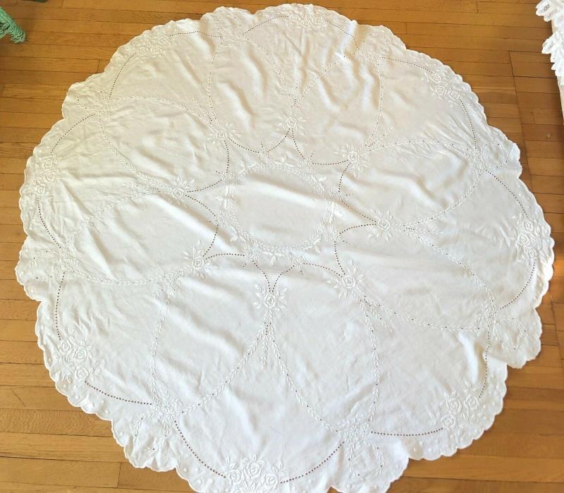 Vintage Antique Madeira Round White Linen Tablecloth 67