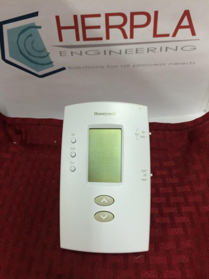 Honeywell TH2110D1009 PRO 2000 Vertical Programmable Thermostats