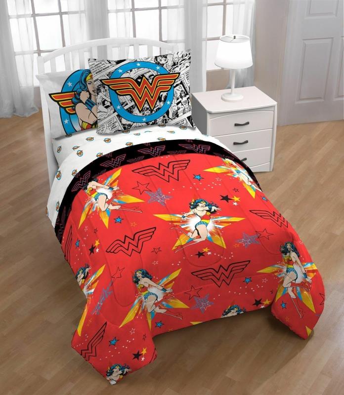 Wonder Woman 4pc Twin Bedding Set Reversible Comforter Sheets Pillowcase