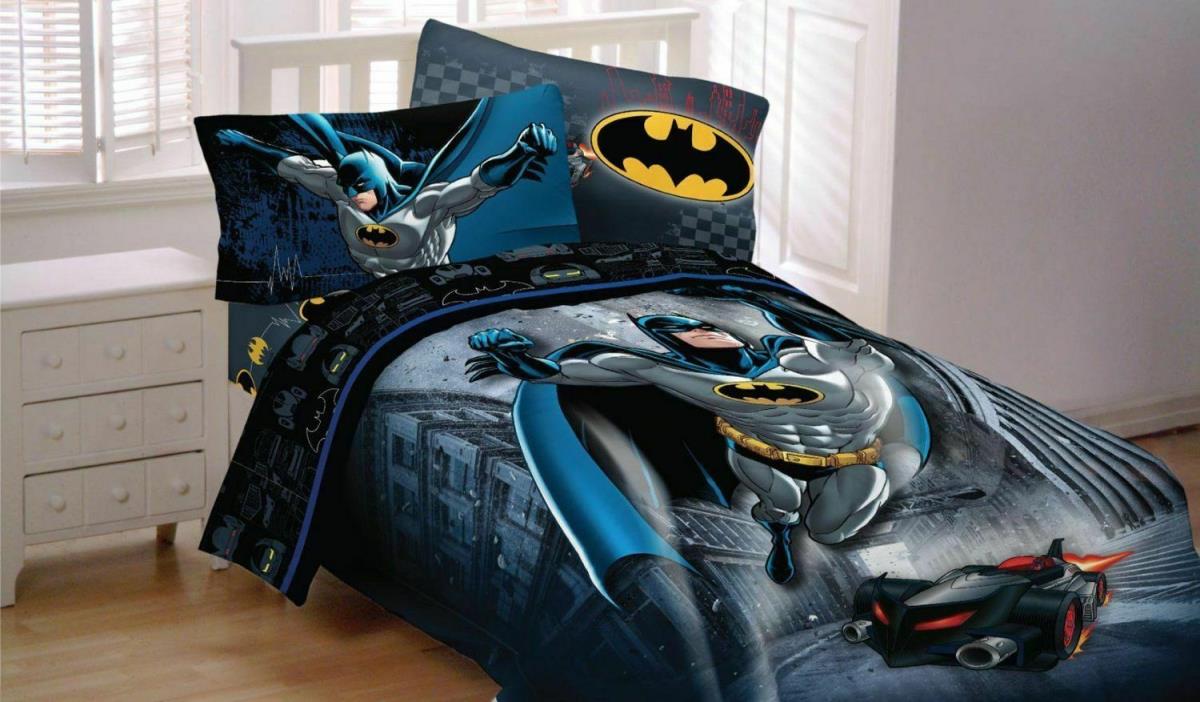 Batman 4pc Twin Bedding Set Reversible Comforter Sheets Pillowcase