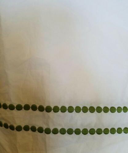 NEW POTTERY BARN PEARL DOT EMBROIDERED GREEN APPLE  WHITE KING BED SKIRT
