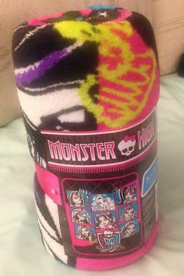 Monster High Blanket_Micro Raschel Throw_50 in. x 60 in._Frankie_Clawdeen_Nice!!