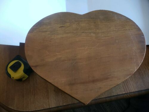 Hand Crafted Pine Wood Heart Shaped Display Table 8