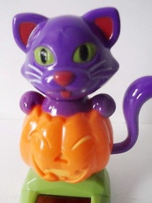 Solar Powered Dancing Bobble Head-Cute-Cat-In-Pumpkin w/Moving Tail - Purple