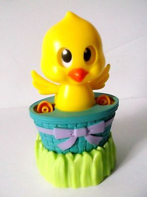 Solar Powered Dancing Chicken In Basket  Bobble Head & With Moving Wings