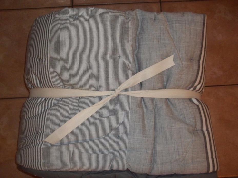 Pottery Barn Teen Vintage Stripe Comforter Gray Twin #110