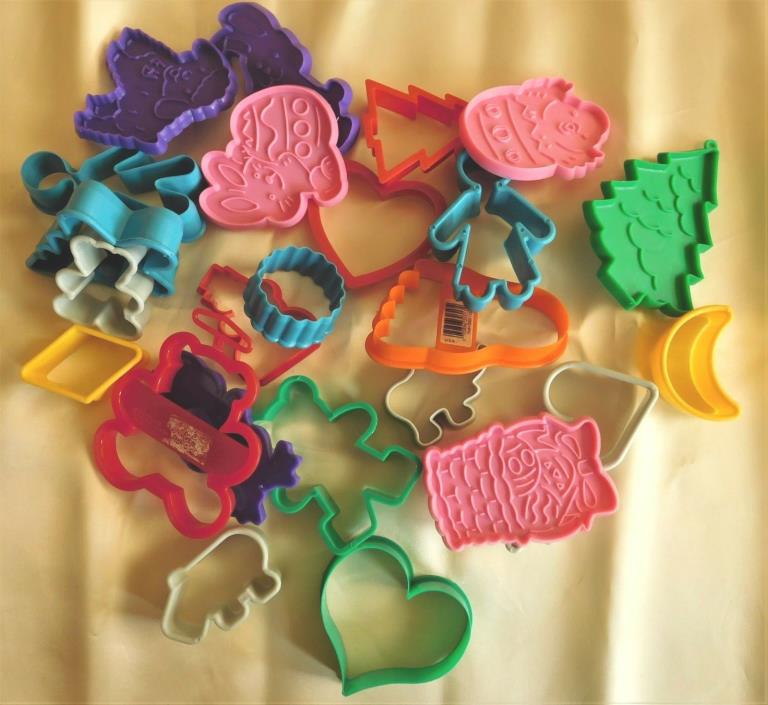 cookie cutter lot of 25 plastic holidays, animals, more