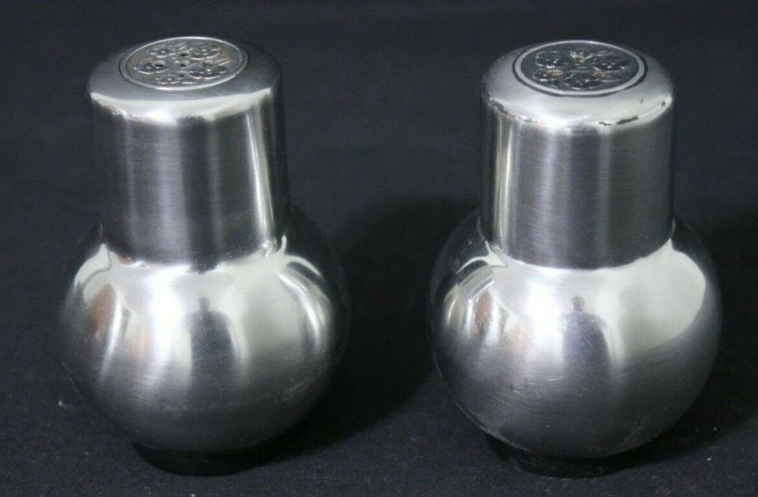18/8 Oneida Custom Stainless Steel Salt & Pepper Shaker Set Mediterranea